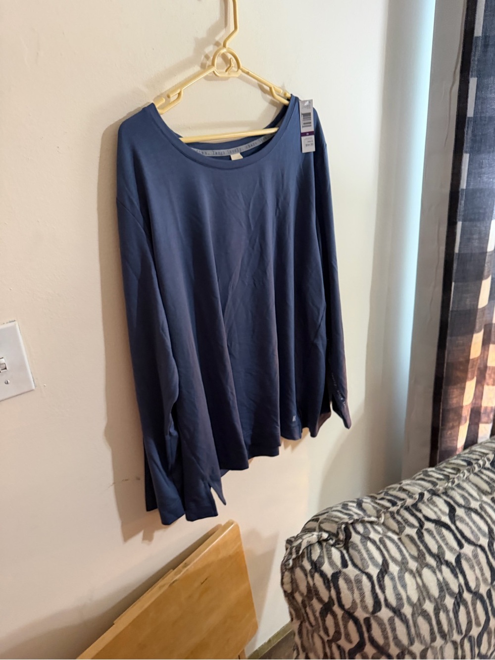 NWT HUE Size 2x Navy Long Sleeve Crewneck Top